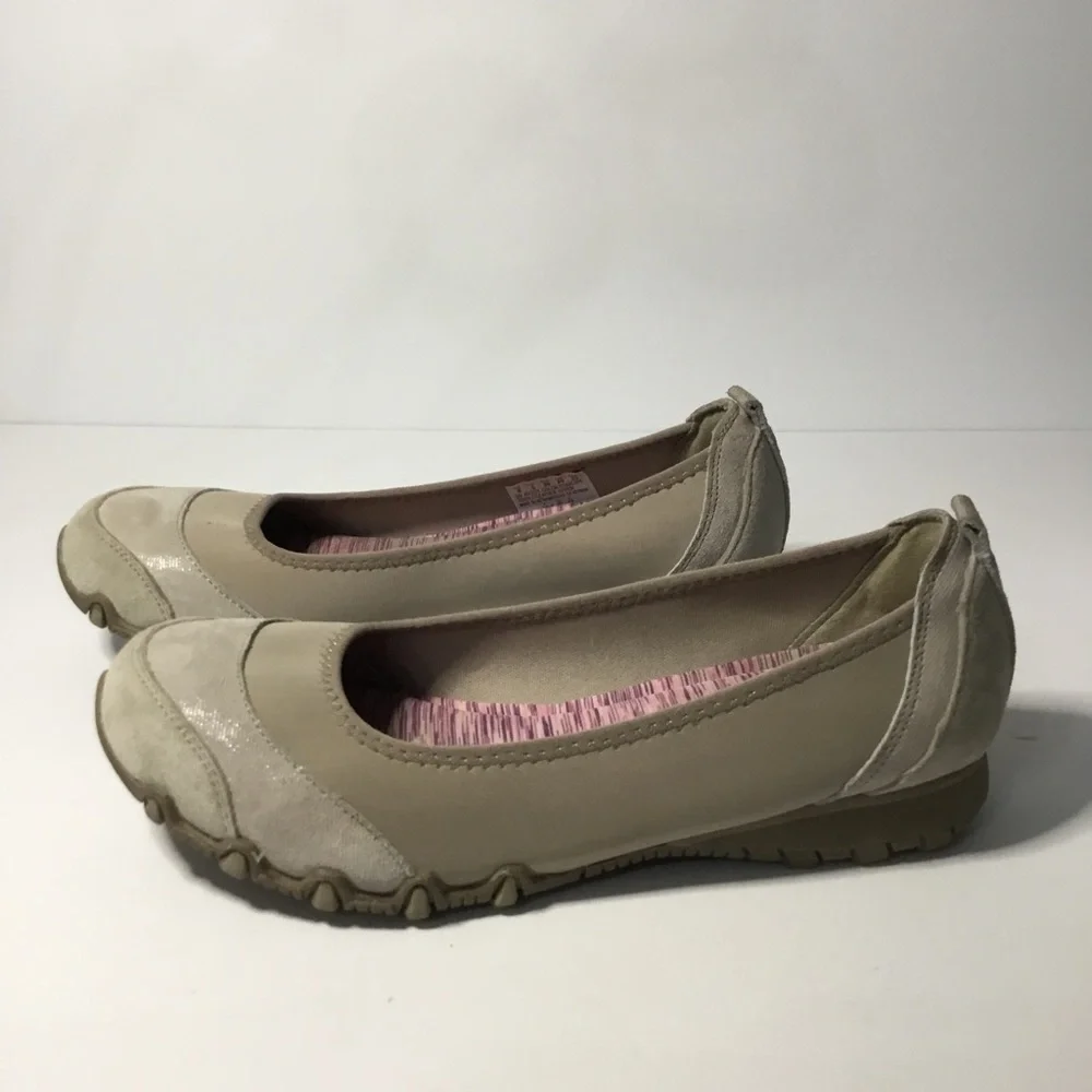 Skechers Women’s Memory Foam Relaxed Fit Flats Leather/Textile Upper Size 8 - Picture 1 of 8